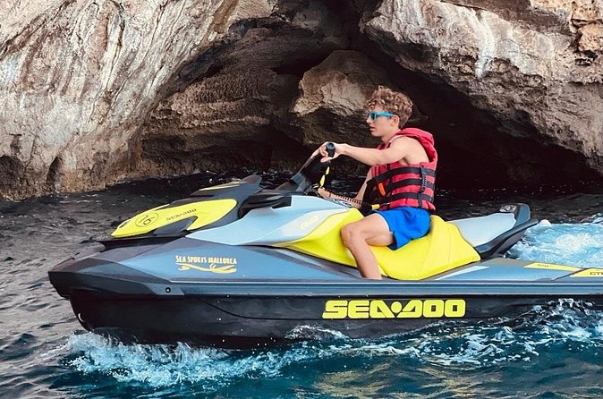 1 Hour Jet Ski Excursion to Cap Vermell from Mallorca - First-time riders get a useful confidence boost