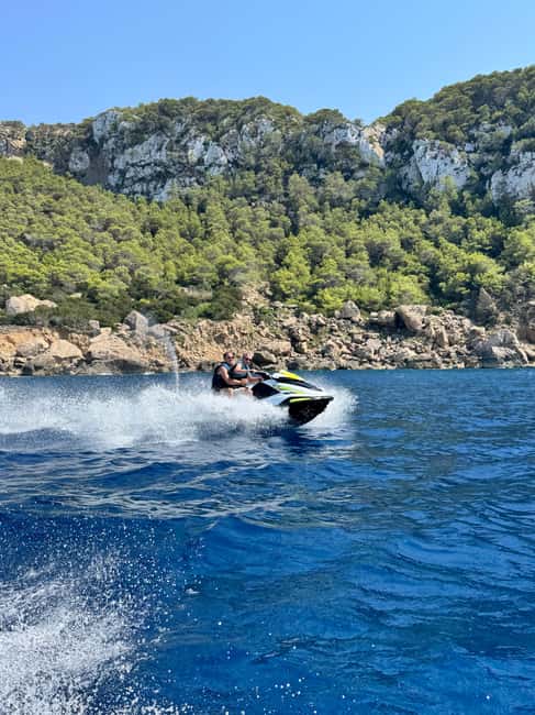 1-hour jet ski tour with no license required - The appeal of a two-person booking