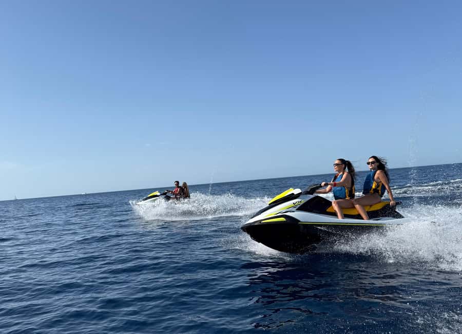 1-hour jet ski tour with no license required - What to bring and what to leave behind