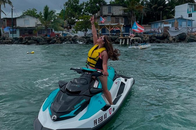 30-Minute Freestyle Jet Ski Adventure in the Bay - What the two-person setup means