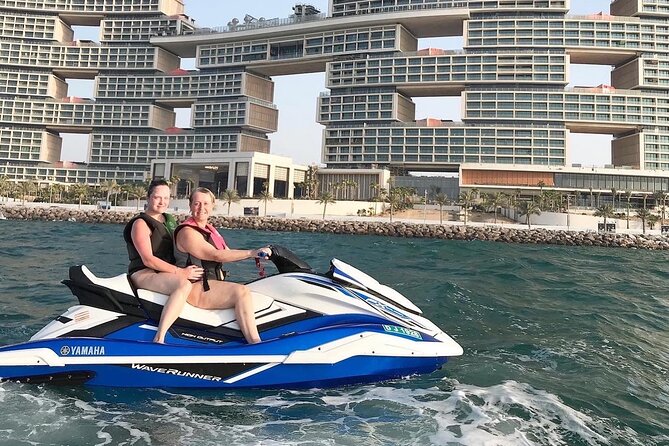 90 Minutes Dubai Palm Jumeirah Jetski Tour - Practical details that affect your day