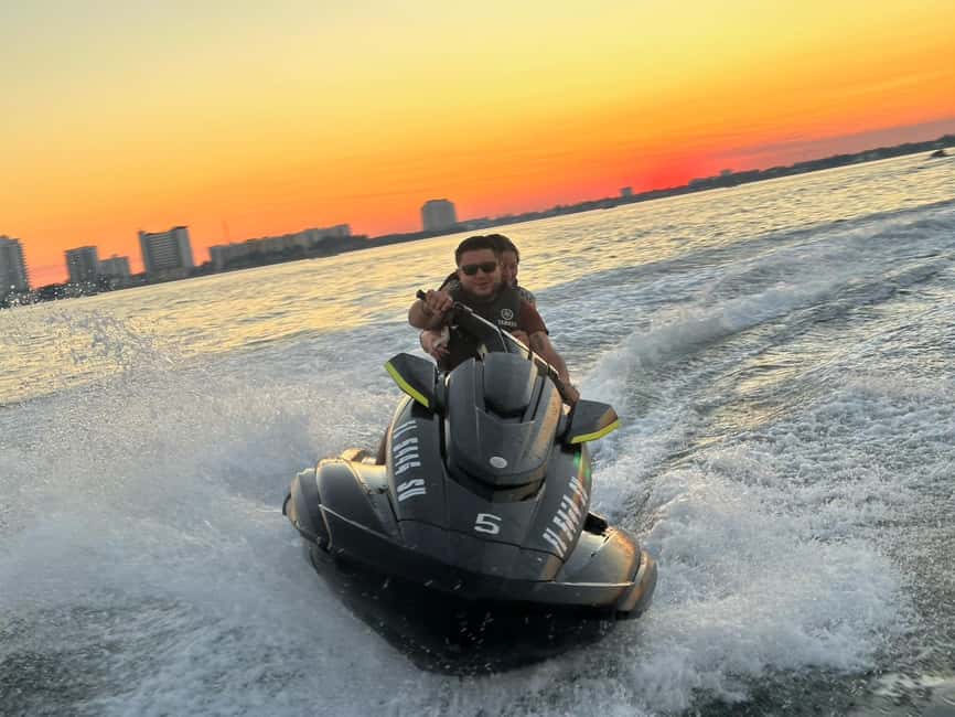 961 NW Seventh St Miami, FL 33136 Miami Jetski aventure #1 - The first 15 minutes across Biscayne Bay