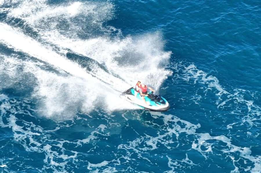 Airlie Beach Jet Ski Tours - One hour along the Whitsunday coast
