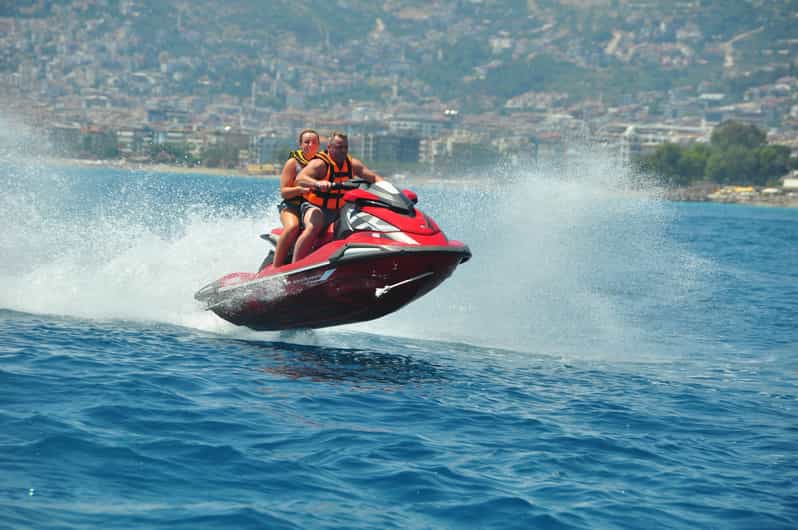 Alanya Jet Ski Tour with Coastal Views and Safety Briefing - A quick ride with Alanya in full view