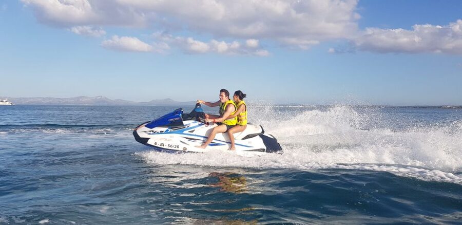 Alcudia: 30-Minute Jet Ski Adventure for Beginners & Photos - What the 30 minutes feel like