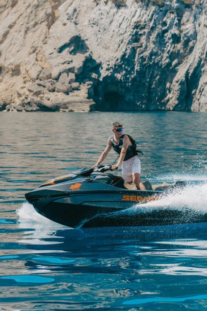 Alcudia: Bay of Alcudia Jet Ski Tour with Photos - Finding your pace on the Bay of Alcudia