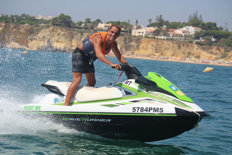 Algarve: Jet Ski Rental in Armação de Pêra - The briefing comes before the speed