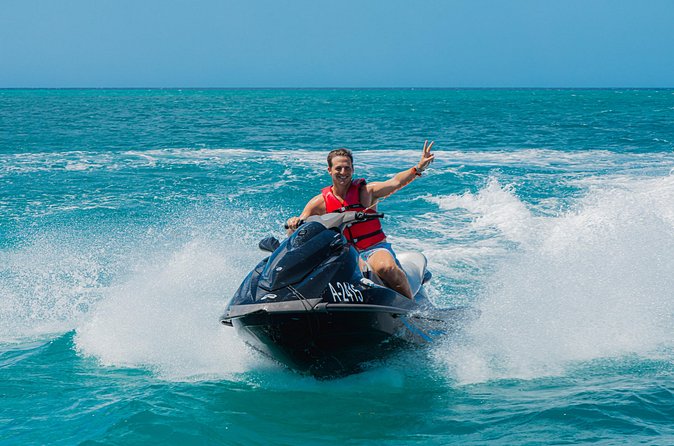 Aruba Single Jetski Waverunner near Eagle Beach - Who will enjoy this most