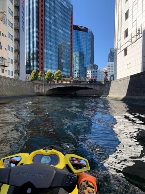 Asakusa : explore tokyo bay and canals by jet skis - The One-Hour Marina Lunch Break