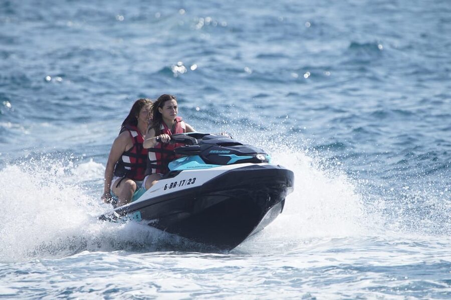 Barcelona: Jet Ski Rental (No License Needed) - Equipment, lockers, and what to bring