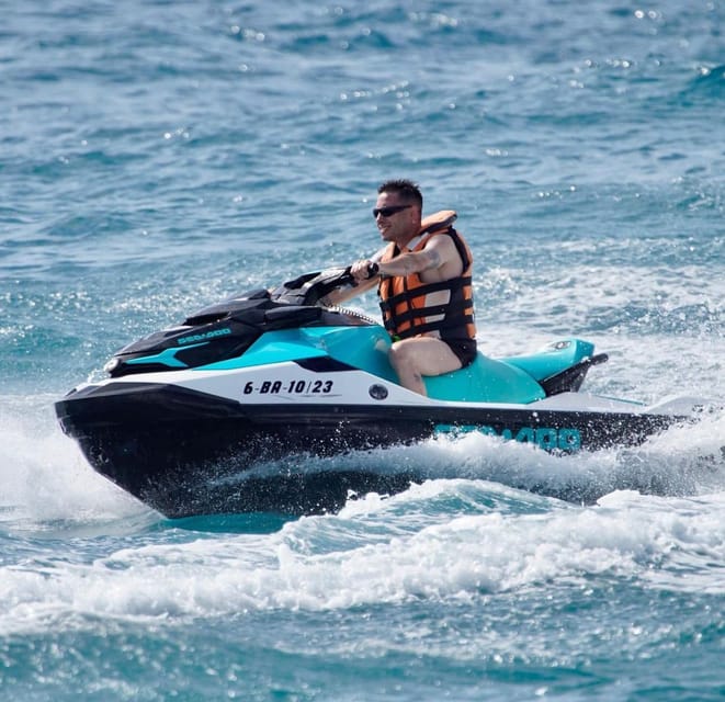 Barcelona: Rent a Jetski and speed through the ocean - A 20-minute ride built for a quick rush