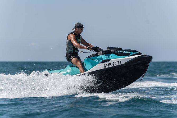 Best jet ski rental without a license in Fuengirola - Learning the Sea-Doo GTX PRO 130 controls