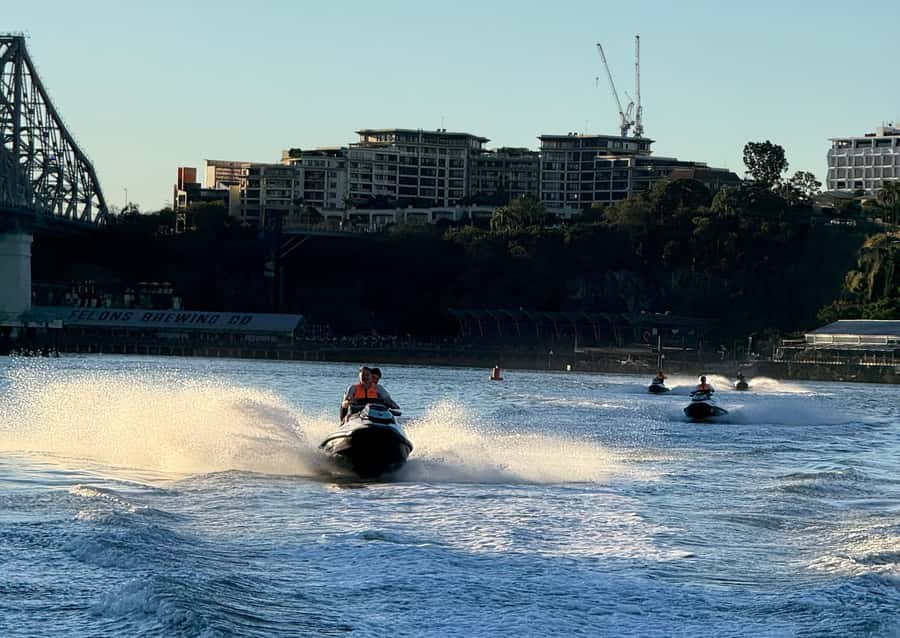 Brisbane: Sunset Jetski Tour on the Brisbane River - What the guide adds to the experience
