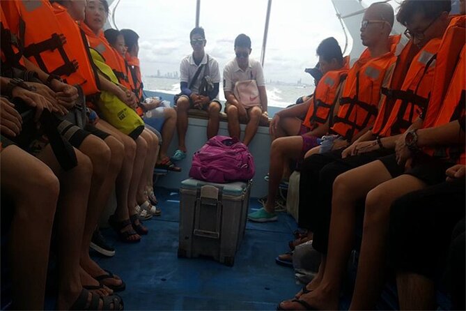 Coral Island speed boa-Parasailing and others activities choice - Thai lunch breaks up the action