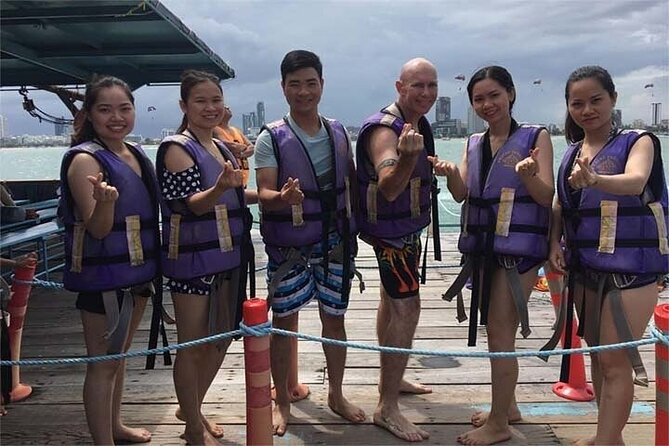 Coral Island speed boa-Parasailing and others activities choice - Boat comfort and safety deserve attention