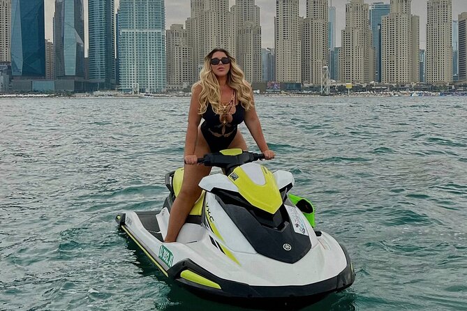 Dubai Jet ski 60 minute Guided Sightseeing Tour - Photos, water, and the small details that help