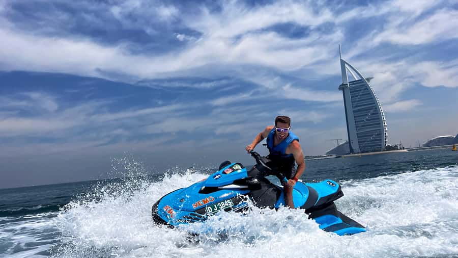 Dubai Jet Ski: Burj Khalifa, Burj Al Arab, Pics & Ice Cream! - Warming up inside the marina