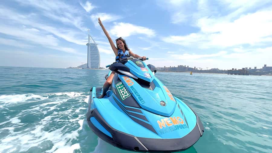 Dubai Jet Ski: Burj Khalifa, Burj Al Arab, Pics & Ice Cream! - The ice cream stop at Lumiere Café