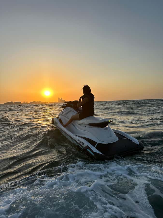 Dubai Jet Ski & Chill? More Like Jet Ski & Thrill! + Coffee - Waves, heat, and the best time to go