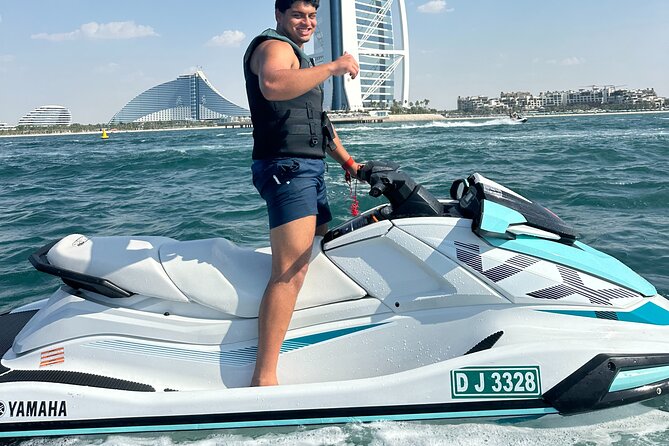 Dubai Jet Ski Ride – Free Photos & Videos - The jet skis and safety setup