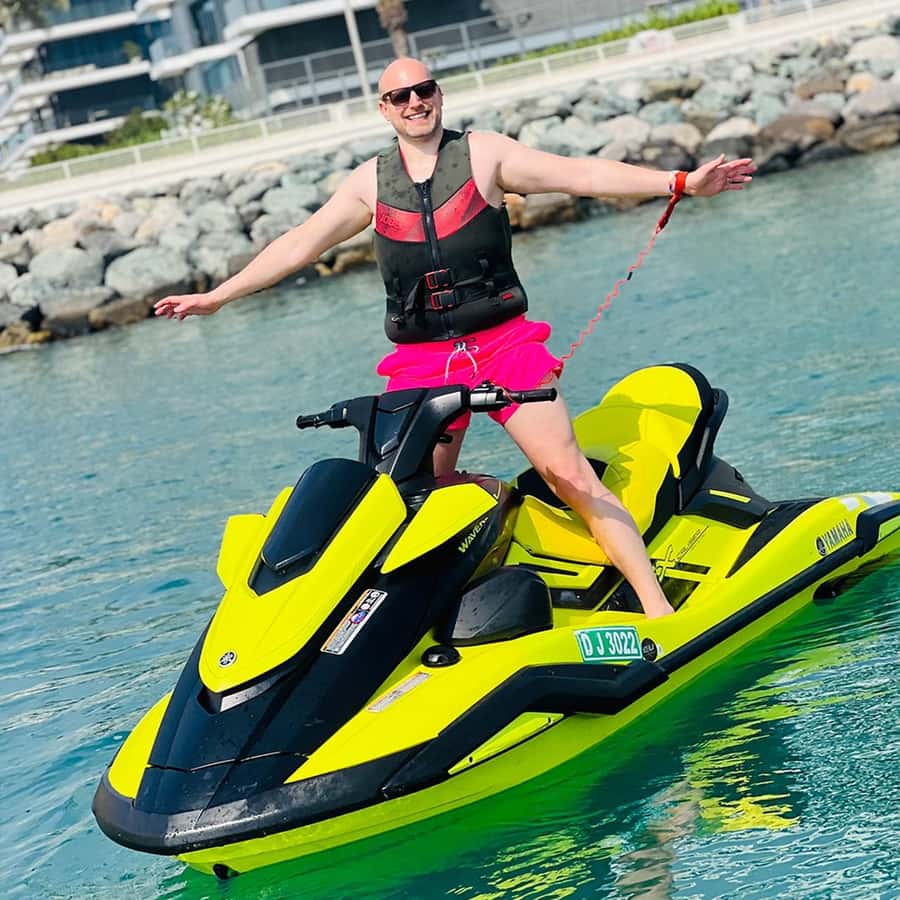 Dubai: Jet Ski Ride with Photos and Videos - 1 Hr - Who will enjoy this ride most