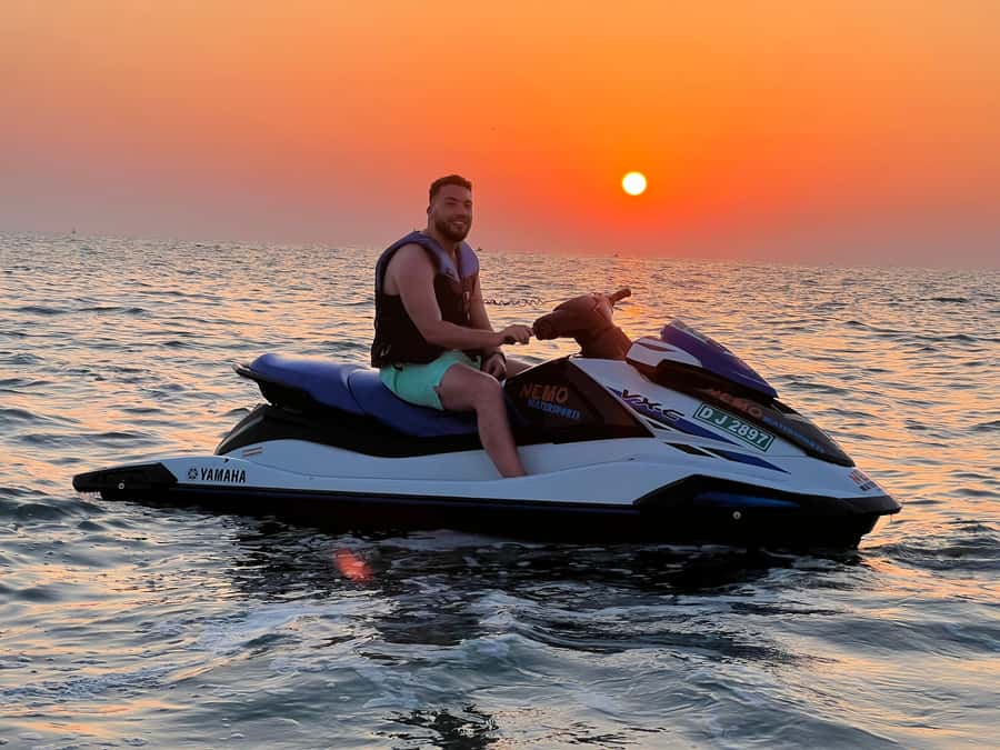 Dubai: Jet Ski to Atlantis with Videos, Photos and Ice Cream - Palm Jumeirah changes the view from hotel to island