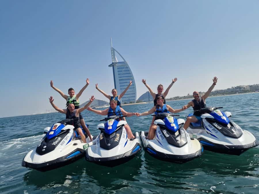Dubai: Jet Ski Tour of Burj Al Arab with Photos - Photo stops with guides who know the routine