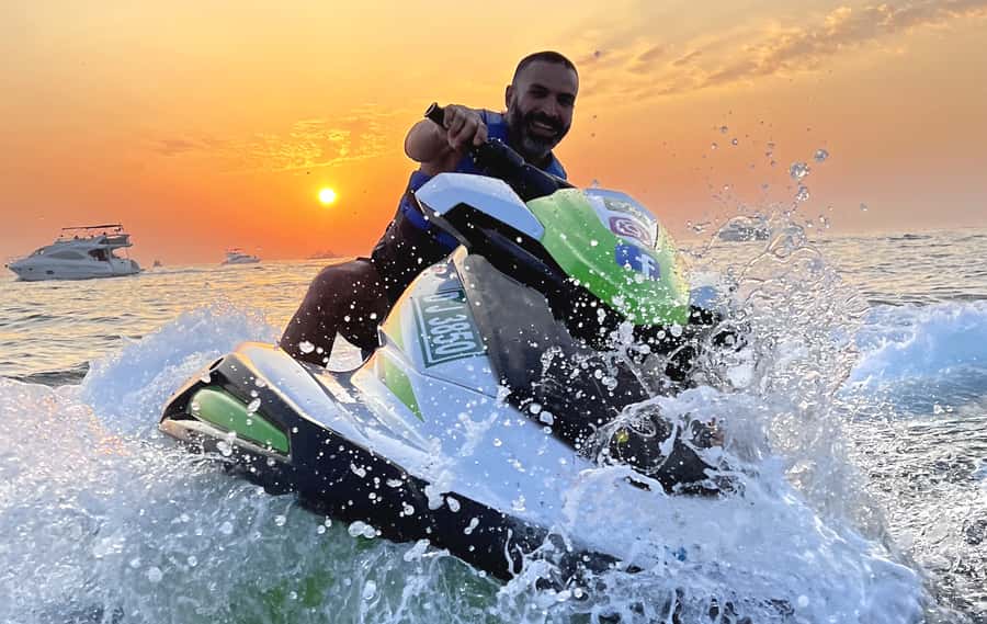 Dubai: Jet Ski Tour to Burj Al Arab and Atlantis - Palm Jumeirah and Atlantis on the longer ride