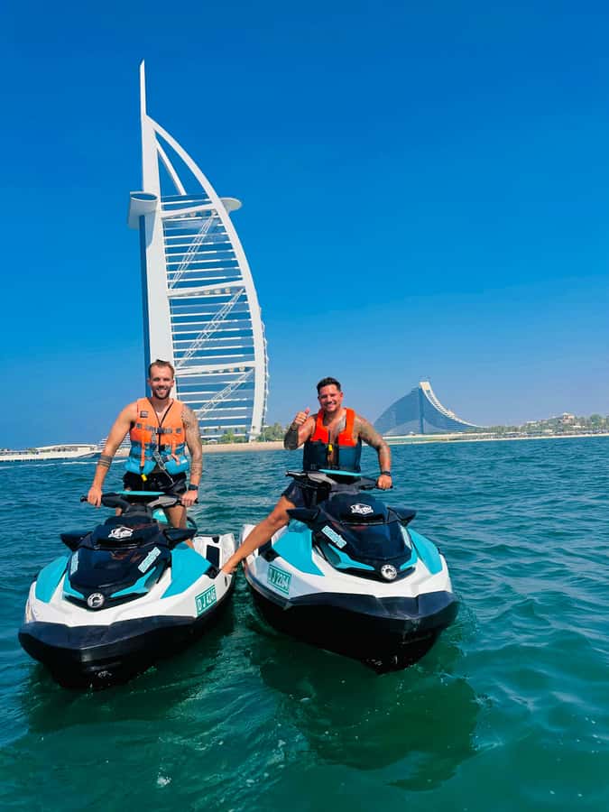 Dubai jet ski: visit the Burj al Arab and Atlantis with photos and videos - Riding the latest jet skis