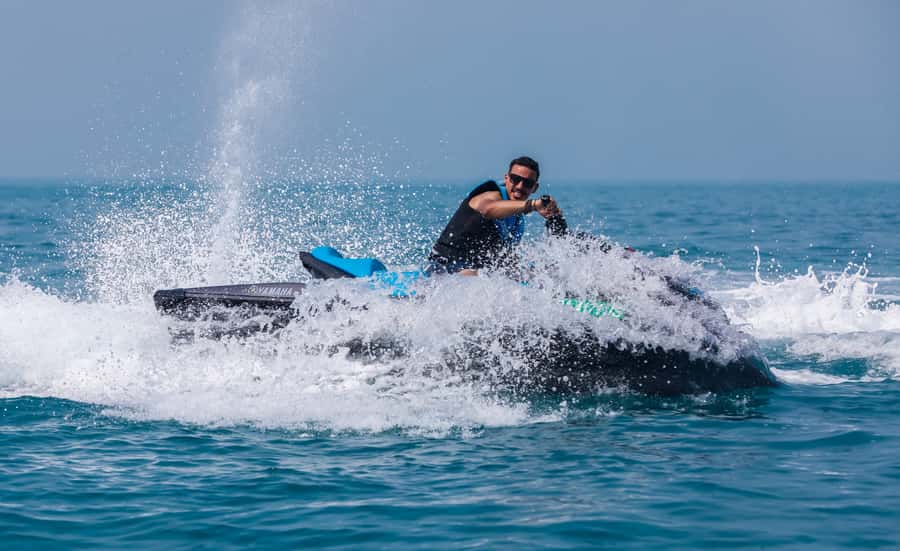 Dubai: Jetski, Burj Khalifa, Burj Al Arab, Juice, & Photos - The guides make a noticeable difference
