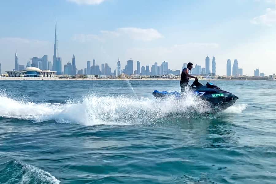 Dubai: Jetski Ride up to 2 People with Photos & Refreshments - Who will enjoy this ride most?
