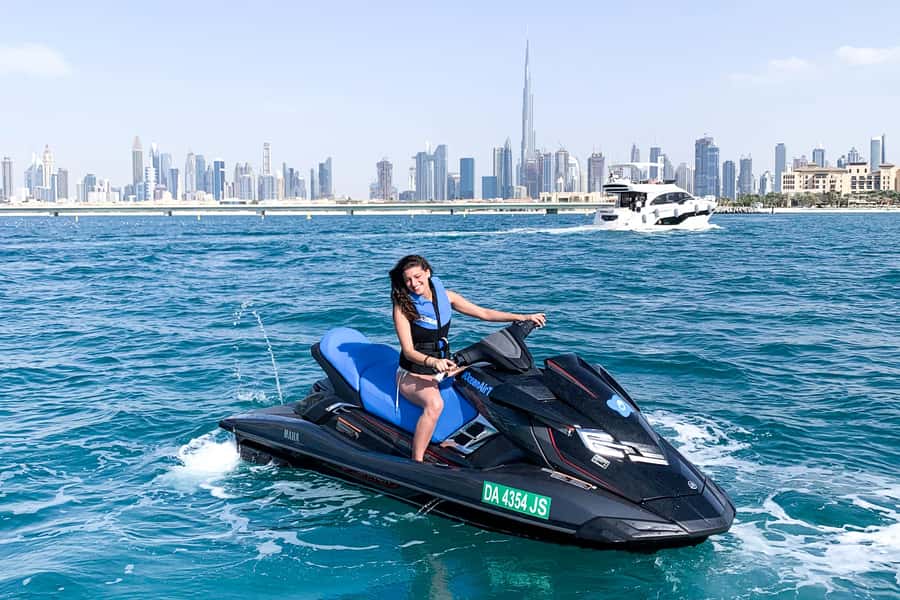 Dubai: Jetski Ride up to 2 People with Photos & Refreshments - The safety briefing matters