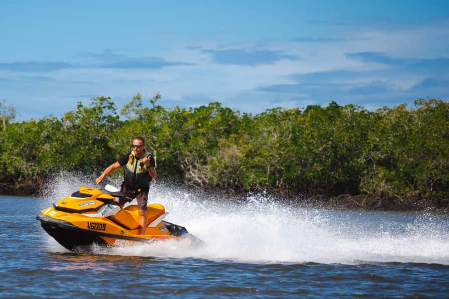 Gold Coast: 30-Minute Jet Ski - No Slow Zones - Free Photos - Who will get the most from this ride
