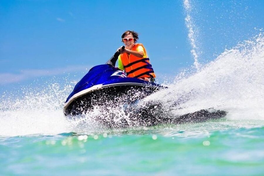 Hawaii Kai: Maunalua Bay Jet Ski Ride - A short, focused ride in Maunalua Bay