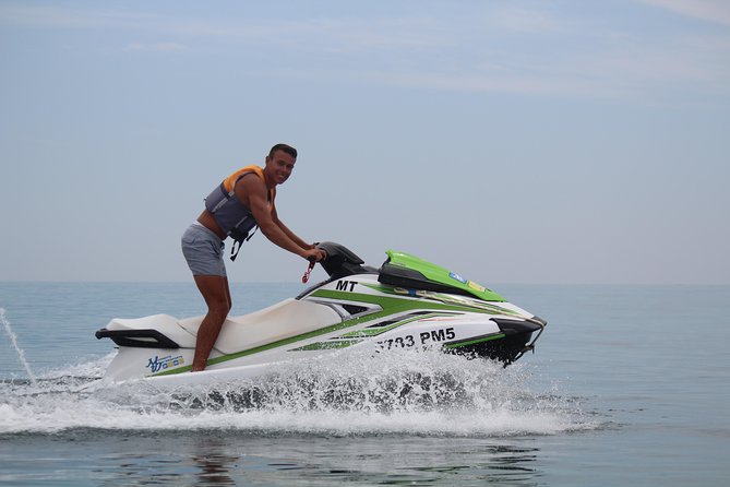 Jet Ski Algarve, Armação de Pêra - Sharing one jet ski keeps the price more reasonable