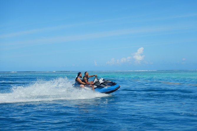 Jet-Ski Découverte 1H00 Jet Ski excursion to Moorea (Single or two-seater) - Riding from Opunohu Bay toward Moorea’s northwest coast