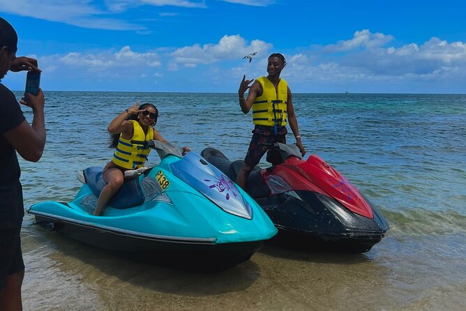 Jet Ski in Montego Bay - A fast start at Breeze in Water Sports