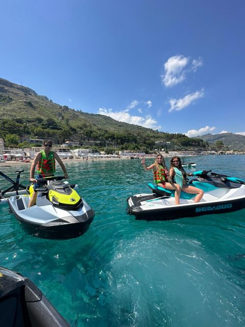 Jet ski Rent in Taormina and Letojanni. Partner White Lotus - Choosing between independent and skipper-led riding