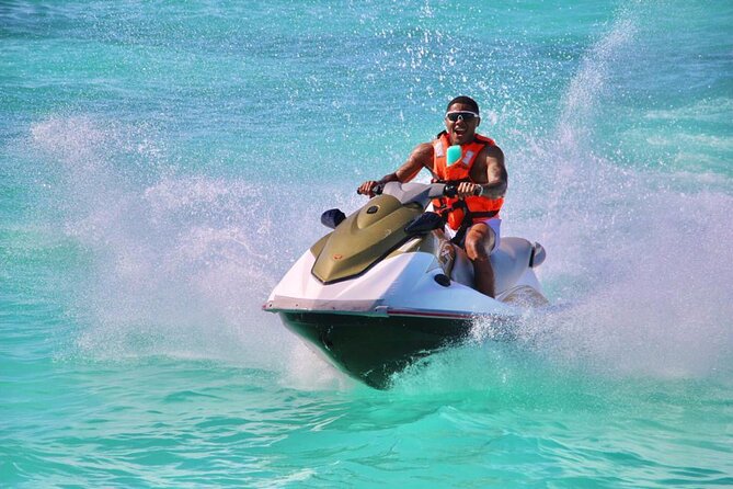 Jet Ski Rental in Cancun for 2 People - Learning to ride with Jorge, Mayra, or the marina team