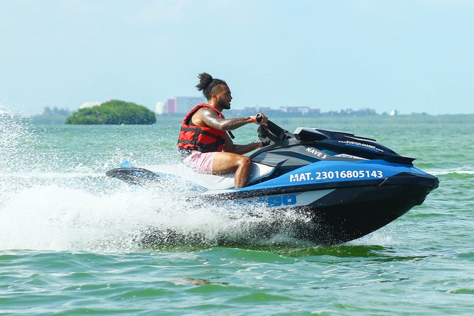 Jet Ski Rentals in Cancun: 30-Minute Option (Shared Jetski) - Sharing the machine with another person