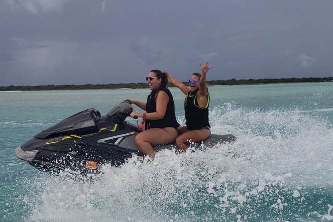 Jet Ski Shipwreck and Private Island Excursion - The ghost ship and La Famille wreck