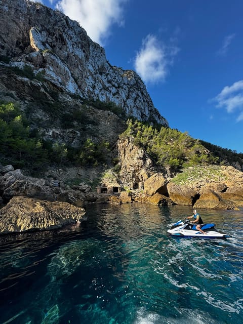 Jet Ski to Margaritas Islands from San Antonio - No License - Safety, age limits, and the guide’s role