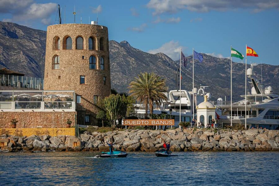 Jetski: Guided Tours - Riding a new jet ski across the bay