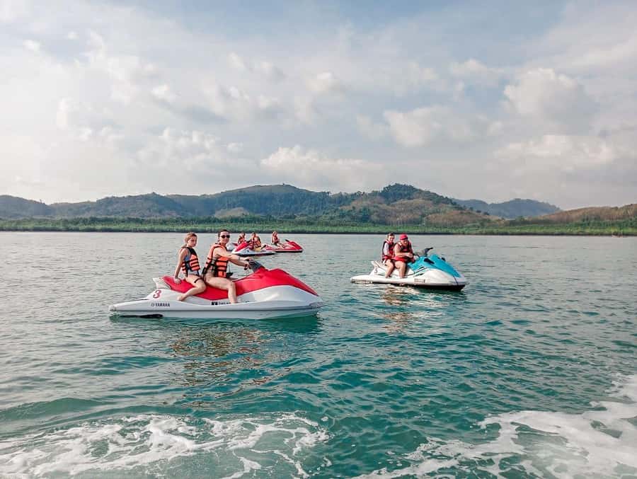 Jetski Halfday - The mangrove stop mixes water time with a slower pause