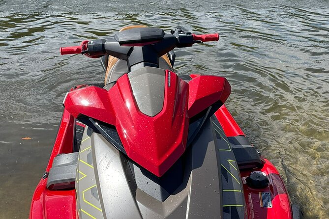 Jetski Rentals - The Yamaha WaveRunner and onboard equipment