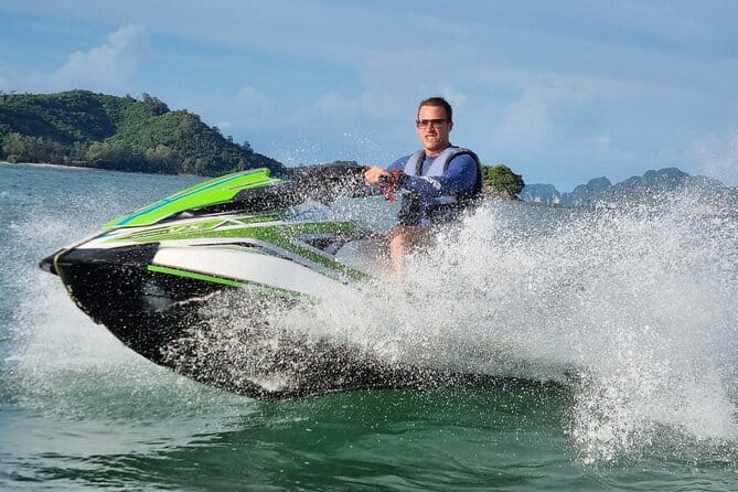 Jetskiing on Patong Bay - What the Patong Bay ride is really like