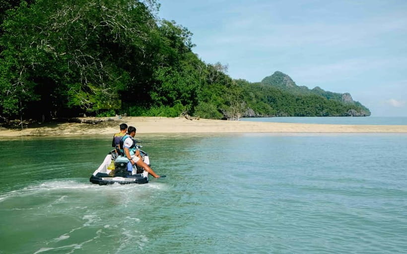 Langkawi: Jet Ski Tour UNESCO Kilim Geopark Free Video - The short walk to Selat Panchor Cave