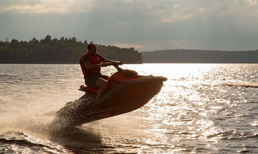 Laurentians: Jetski experience - One or two hours across Lac-des-Plages
