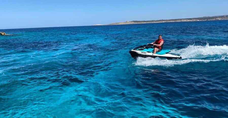 Mellieha: Jet Ski Rental with Safety Boat - A fast ride between Malta and Comino