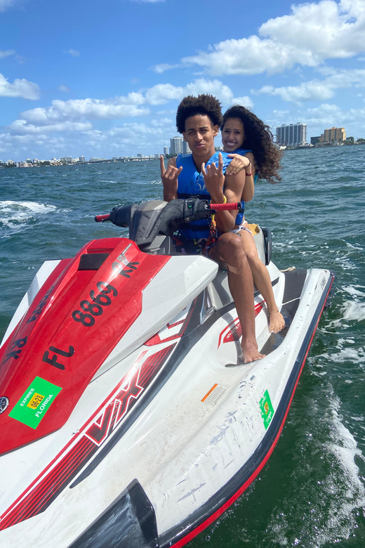 Miami: Jet Ski Adventure with Complimentary Speed Boat Ride - One hour on a jet ski in Biscayne Bay